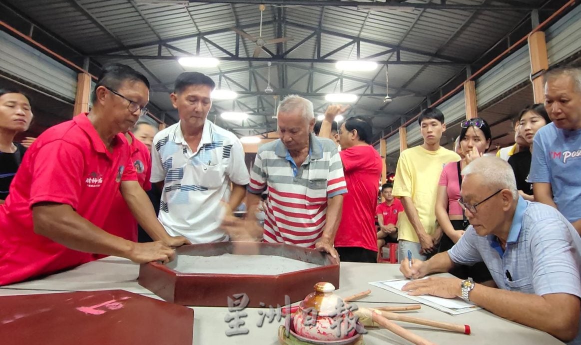 (大北马)西岭财神爷庙新金身,昨晚完成安座仪式
