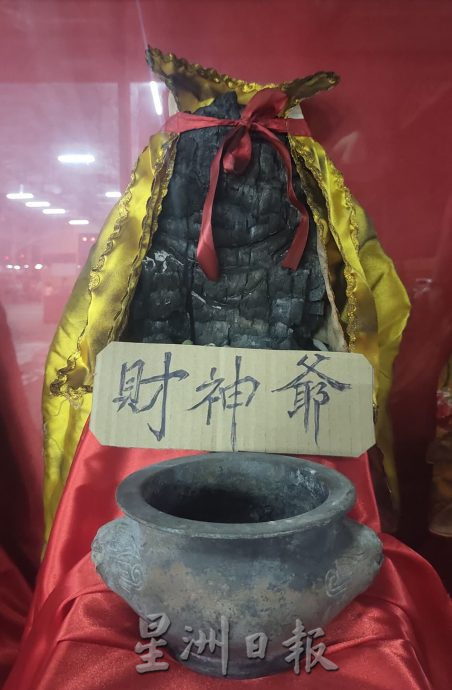 (大北马)西岭财神爷庙新金身,昨晚完成安座仪式