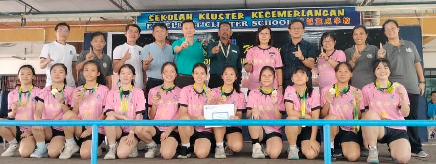 (大北马)阿曼再也国中篮球男队阔别9年在瓜拉姆拉铅县中学篮球竞标赛拿下冠军