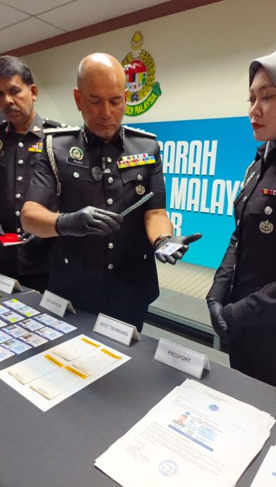 （已签发）柔：柔移民局捕10人 捣毁移民中转站及证件伪造集团 