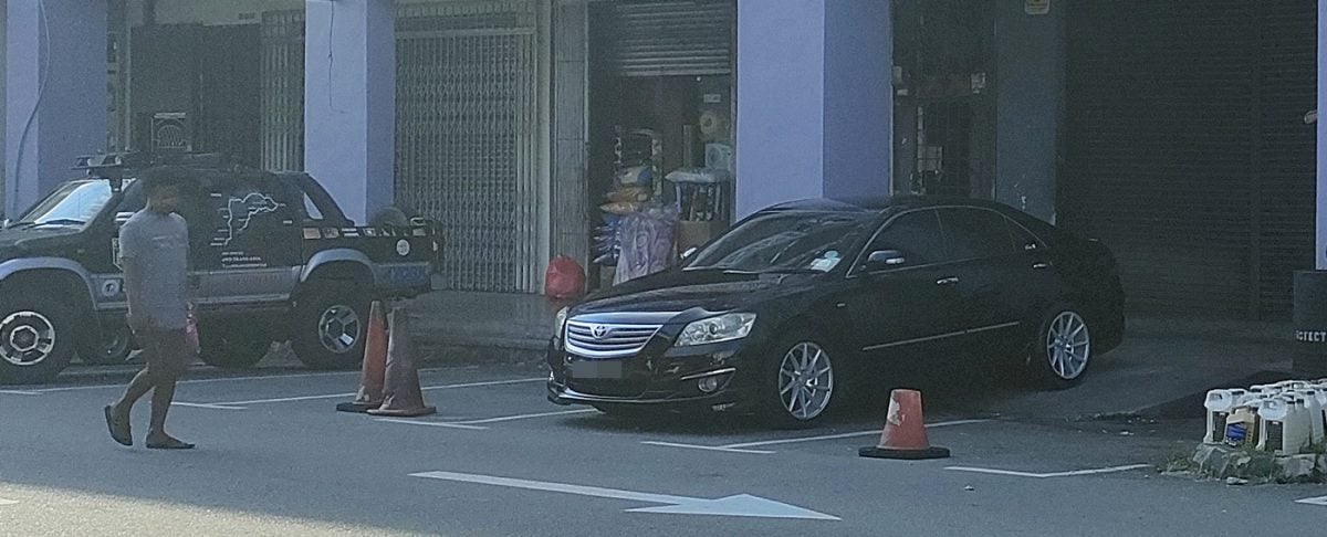 （已签发）柔：民生特工队：以障碍物霸占停车位 古来市议会发口头警告