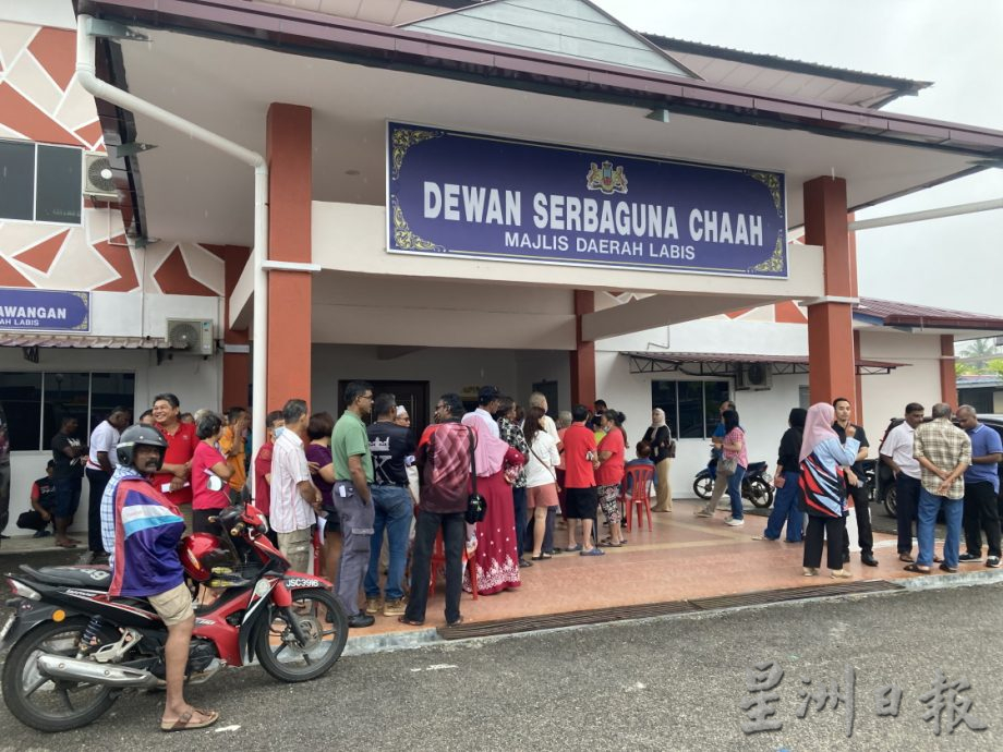 （已签发）柔：**版三头**三合港589灾民时隔逾一年 领水灾维修房屋援助金