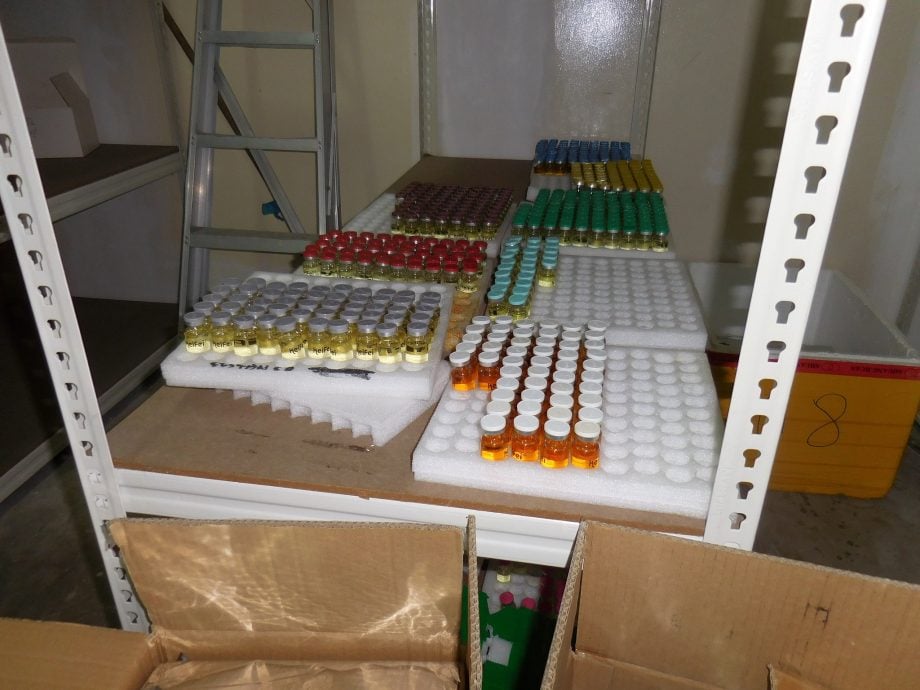 (已签发)柔:**版二头**健身房违法出售合成代谢类固醇,柔卫生局取缔起逾230万令吉违药物