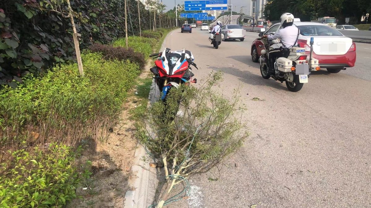 (已签发)柔:**版二头**司机2秒切换3车道,越堤族躲避不及被撞飞惨死