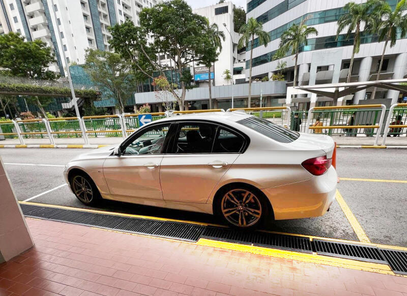 (已签发)柔:狮城二三事:轮压“黄线”被上锁 女子破财400新元