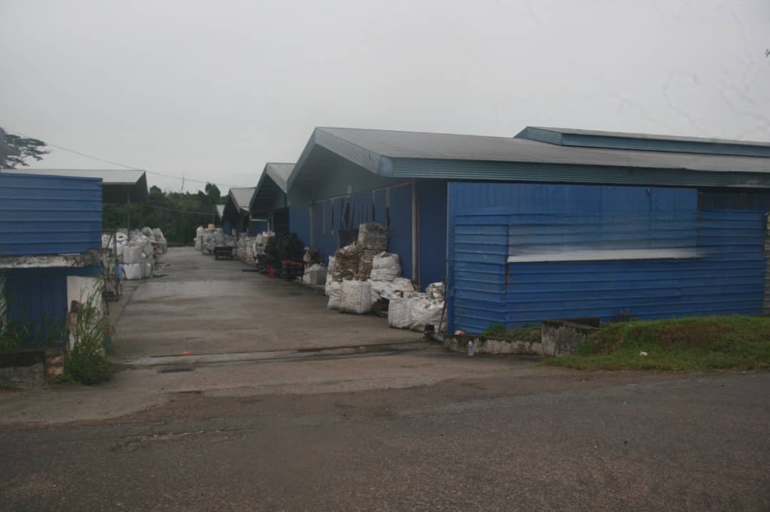 （已签发）柔：环保回收厂窝藏58非法入境者，1本地男拥毒嗑毒也被捕