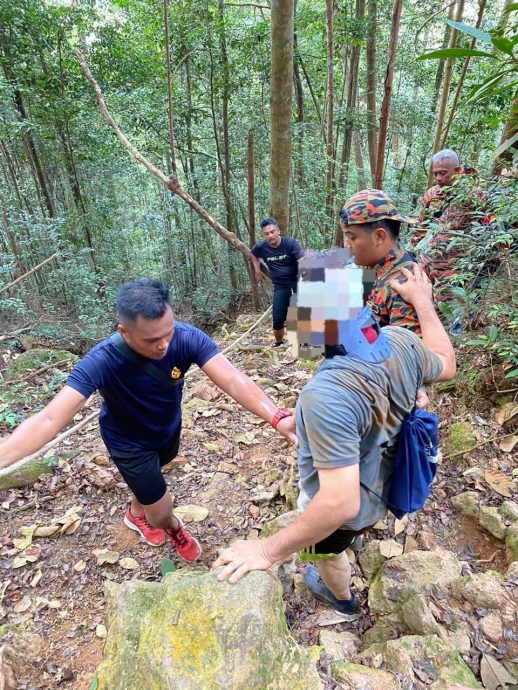 (已签发)柔:男子爬山时不慎跌伤 銮消拯局及民防部队救援