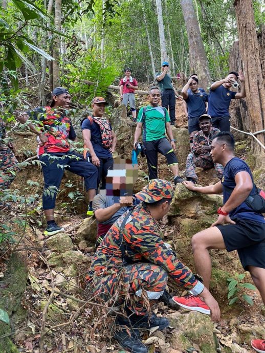(已签发)柔:男子爬山时不慎跌伤 銮消拯局及民防部队救援