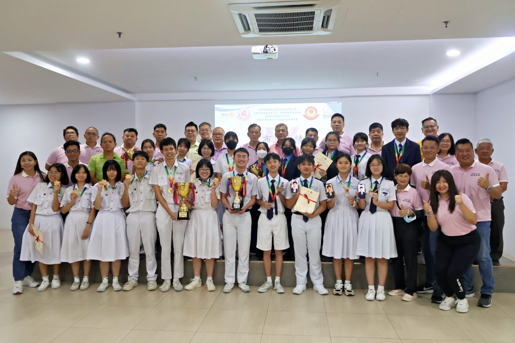(已签发)柔:第26届全中辩柔佛赛事圆满举行,新山宽柔中学胜出