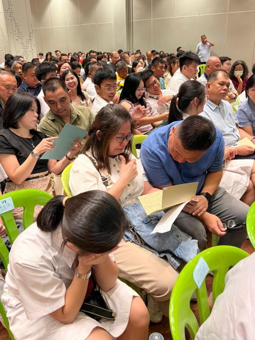 （早报后面头）大都会/兴华中学成年礼