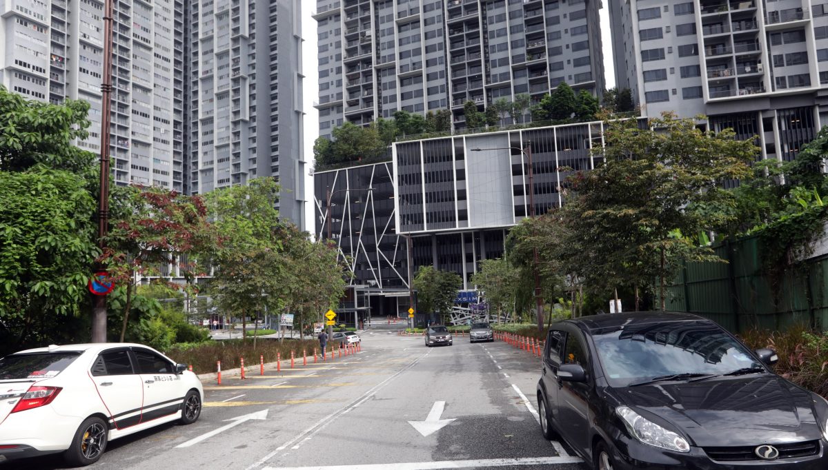 (版2头)大都会/八打灵高原路边停车遭破坏/5图