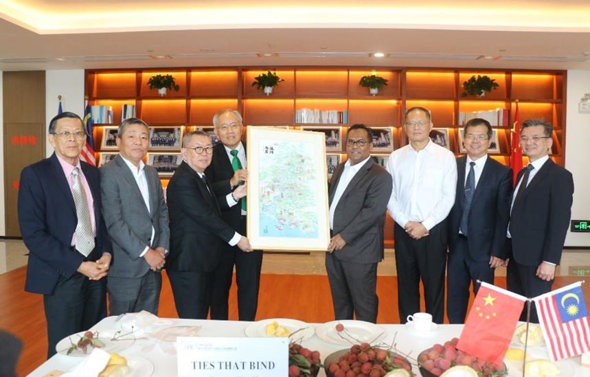 (请改写做版头/钦洲产业园)马来西亚驻华大使拿督·诺曼·穆罕默德 阁下到中马合资公司考察交流