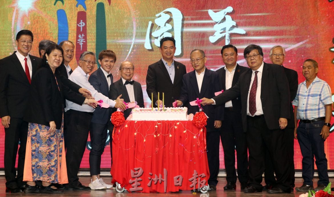 NS芙蓉/交长陆兆福捎来10万令吉大礼,芙小活动广场基金筹获突破50万