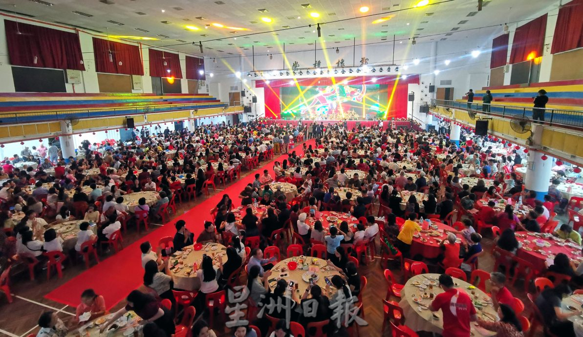 NS芙蓉/交长陆兆福捎来10万令吉大礼,芙小活动广场基金筹获突破50万