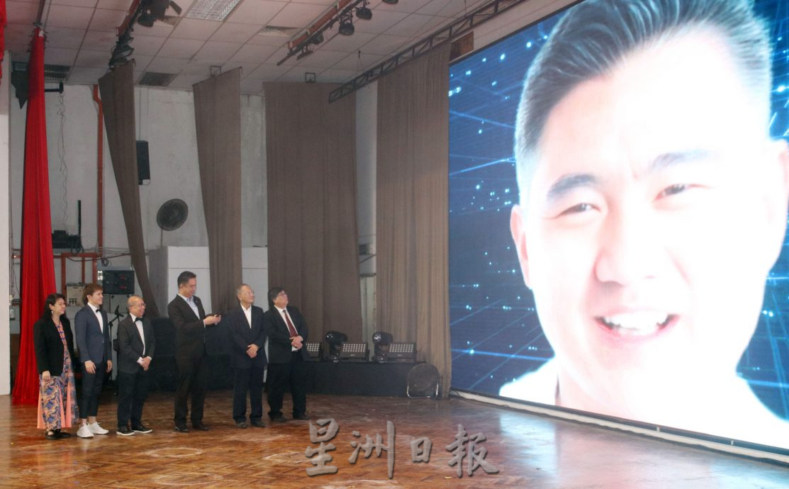 NS芙蓉/交长陆兆福捎来10万令吉大礼,芙小活动广场基金筹获突破50万