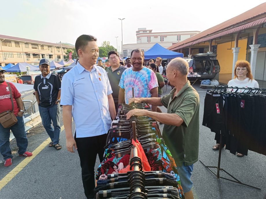 NS马口:拿督唐贤钦路的周一夜市开市，公众反应相当热烈