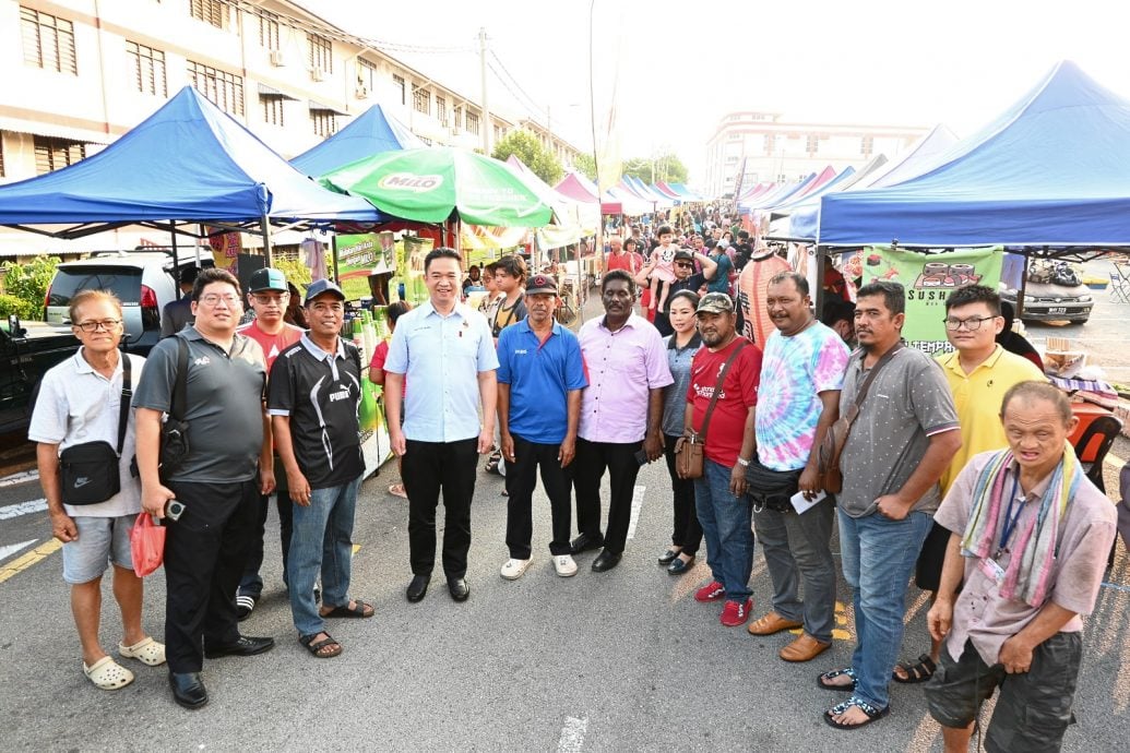 NS马口:拿督唐贤钦路的周一夜市开市，公众反应相当热烈