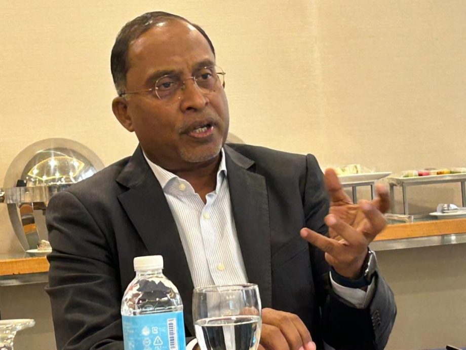 SPM 10A或以上入预科班 赞比里：政府大学有足够名额