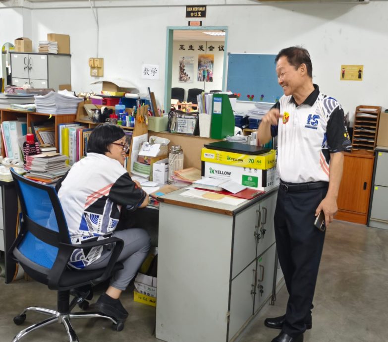 12/8大都会/《校园我董》:巴生中路镇中华国民华小董事长邱尔助