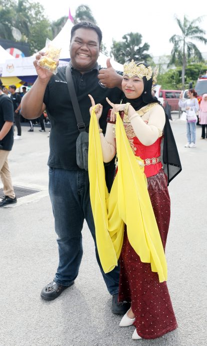 18/8见报∕我们∕华族舞狮和廿四节令鼓在人民嘉年华登场,加深友族的认识