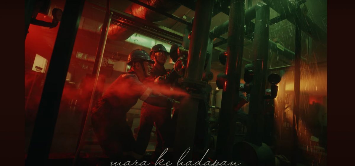 我们/国庆日广告 :为国民团结保温【还有补文】