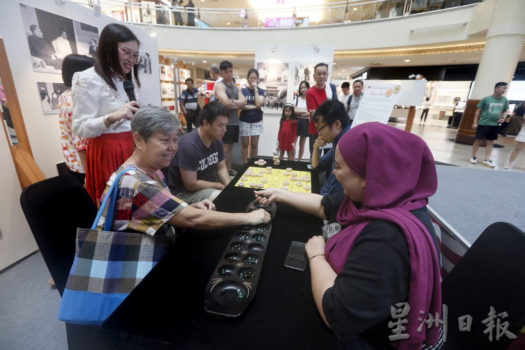 “繁花硕果:马中建交50周年”图片展 镜头下是无价之宝