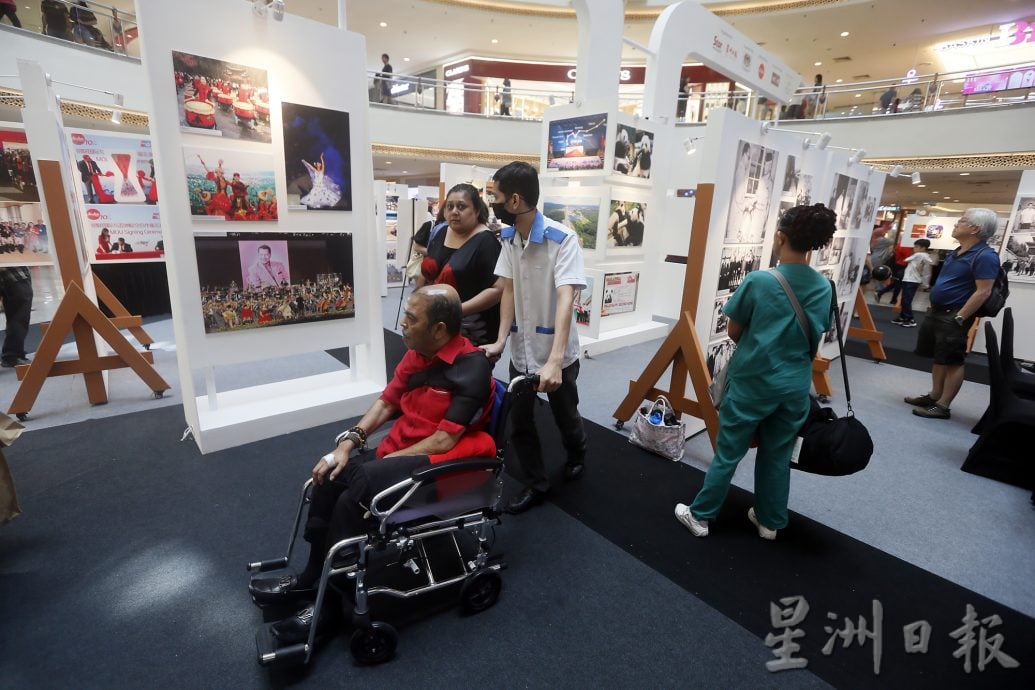 “繁花硕果:马中建交50周年”图片展 镜头下是无价之宝