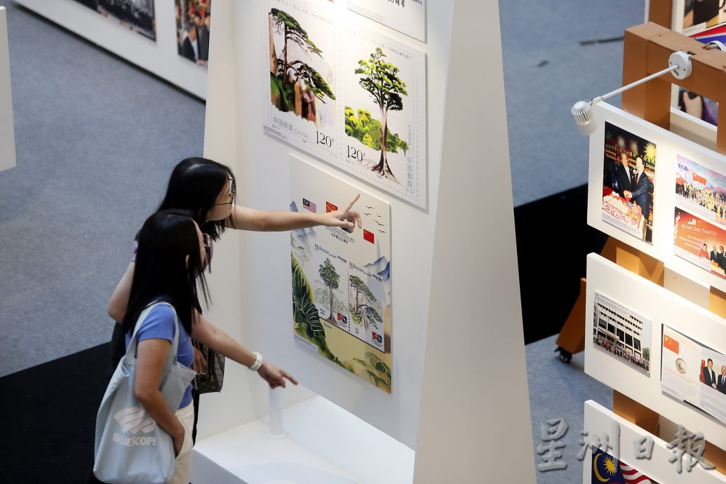 “繁花硕果:马中建交50周年”图片展 镜头下是无价之宝