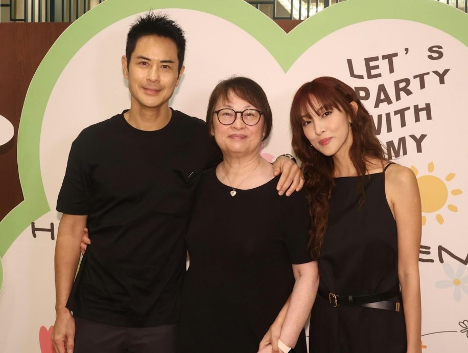 “铁马家族”继续不和? 郑嘉颖唐诗咏同桌分开坐