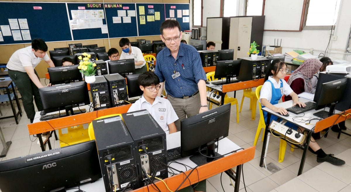 ★8月31日刊登/大霹雳封底主文/【华中现在未来】/育才华中不断提升软硬体设备 百年老校续绽放璀璨