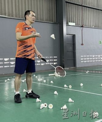 【8.13国际左撇子日/02】左撇子打羽球,真的占尽先机绝杀对手?