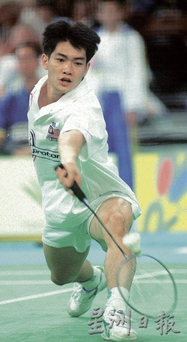 【8.13国际左撇子日/02】左撇子打羽球,真的占尽先机绝杀对手?