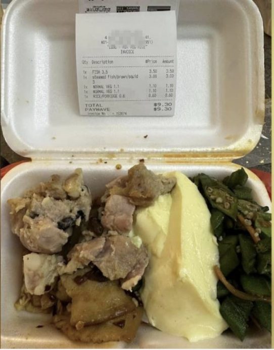 不满打包杂饭2荤2菜收RM32 老板道歉:员工疏忽打错价钱了