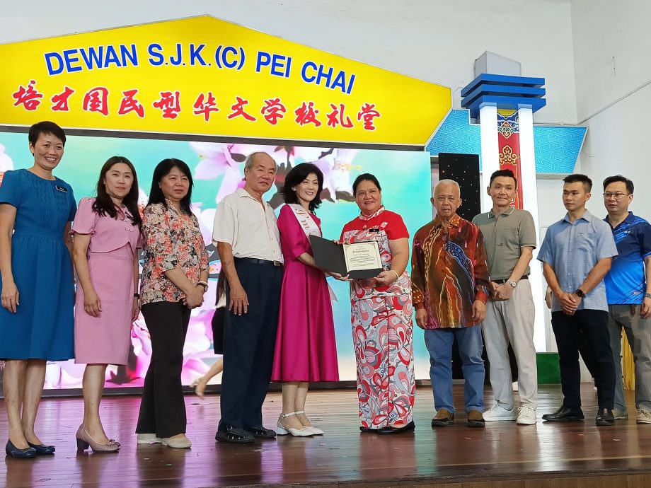 东:关丹培才资深教师张艳凤荣休 告别38年教育生涯