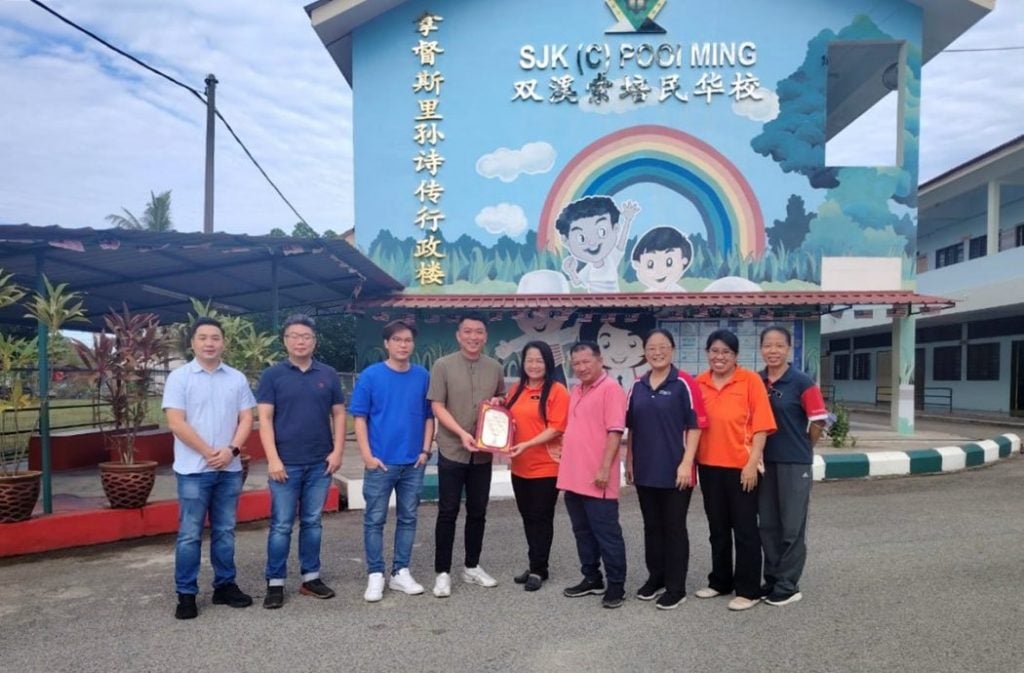 东:双溪索培民华小表扬热心人赞助特殊硬体设备
