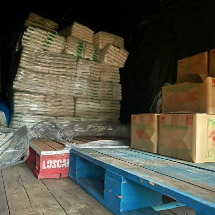 东:吉兰丹贸消局展开联合取缔行动,起获221公斤食油及1488公斤白糖。