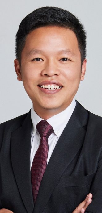 东:吉隆坡发生“道路噬人”事件,引发商家担心关丹的中央排污系统工程存隐忧,有商家投诉店铺结构受到相关工程影响,出现下陷情况