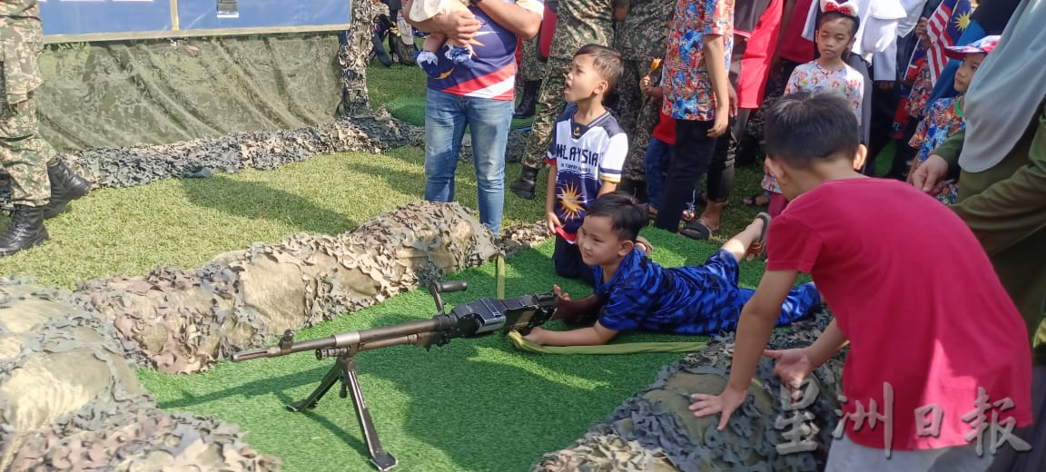 东:百乐县国庆庆典噱头多引人入胜