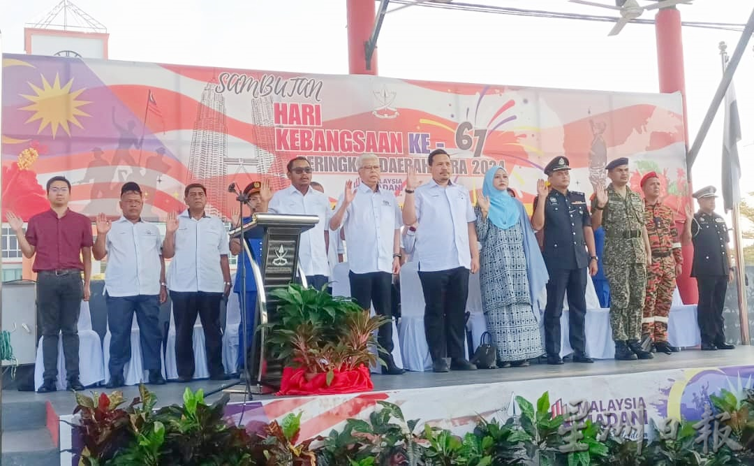 东:百乐县国庆庆典噱头多引人入胜