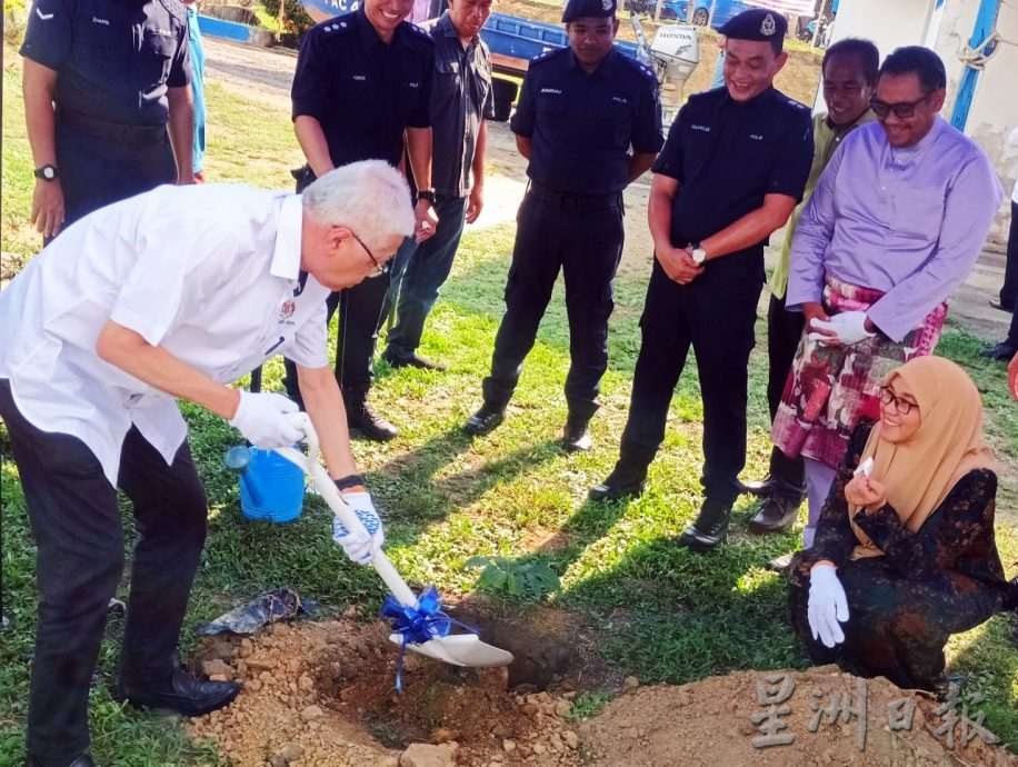 东:百乐警区社区计划国会议员开幕