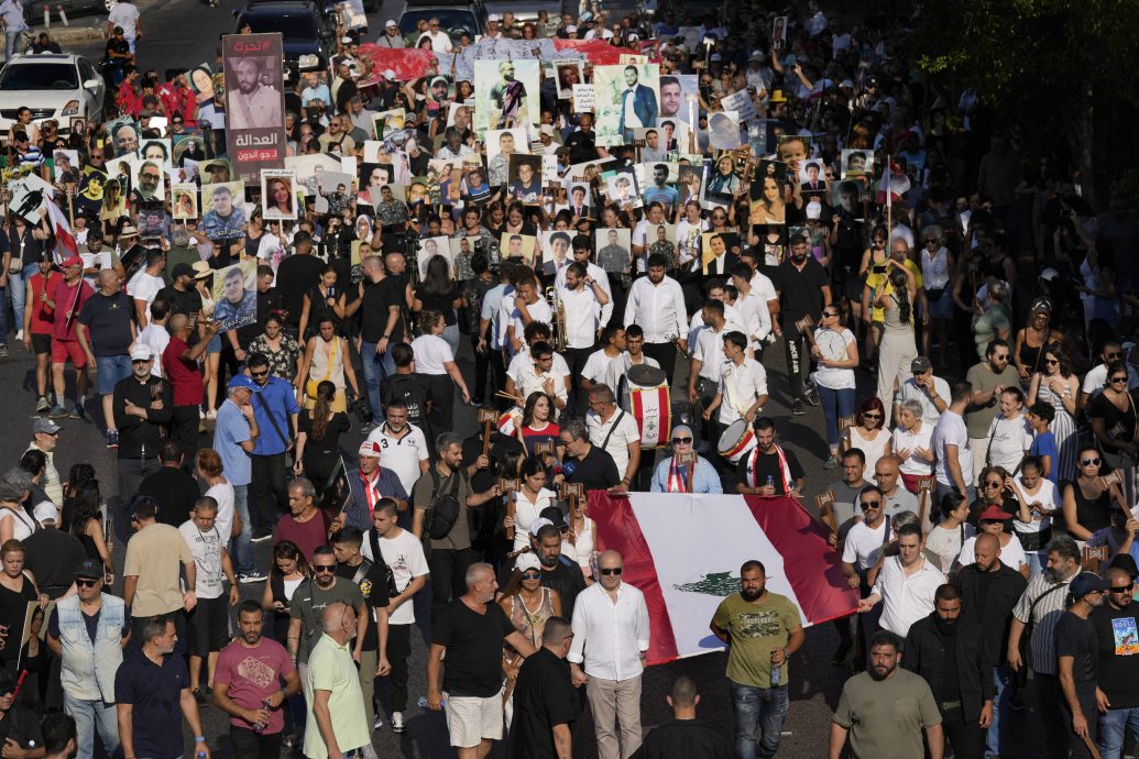 中东冲突扩大 航班取消 黎巴嫩机场排长龙 各国公民争相离境