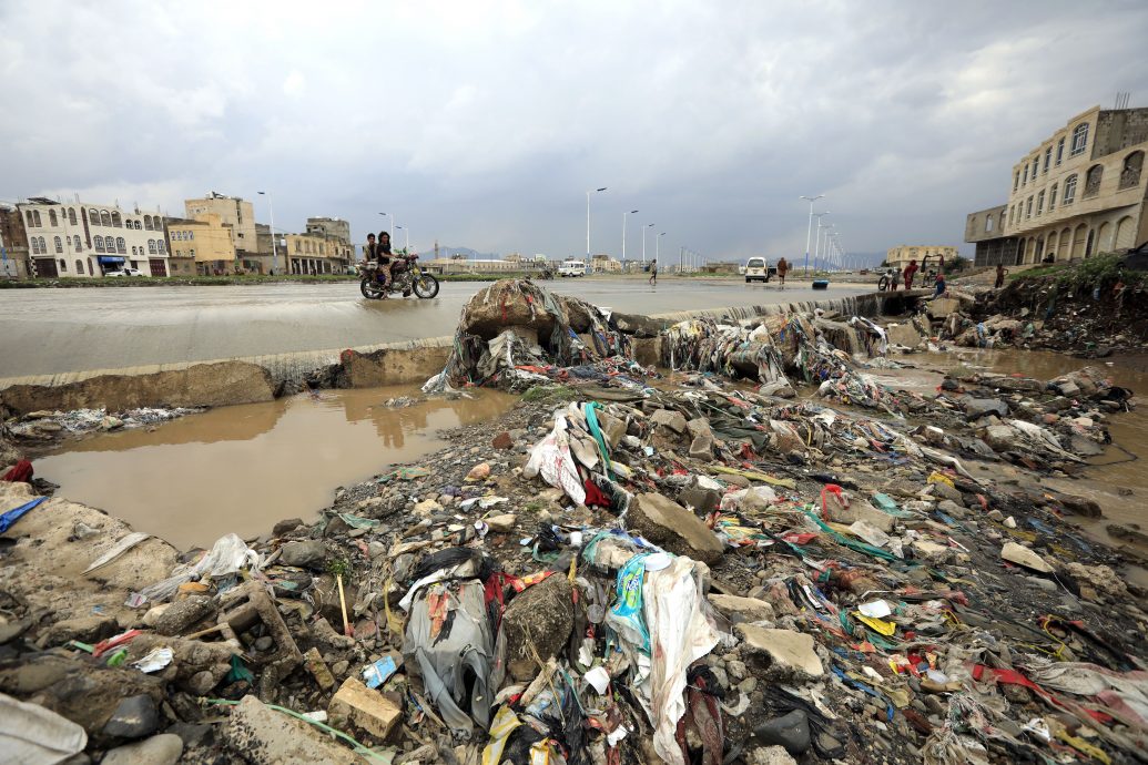 也门严重洪灾酿97死!450万人陷粮食危机 霍乱疫情大爆发