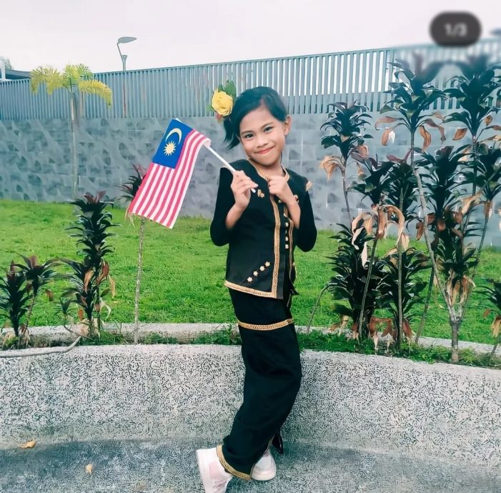 无论身在何处仍心系大马,挥动辉煌条纹祝福国家