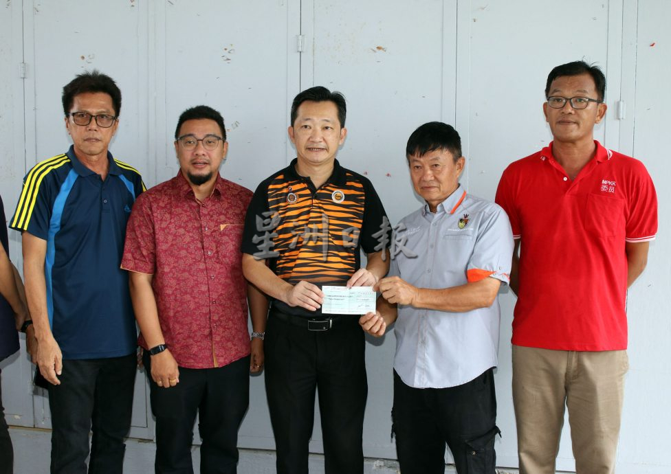 供星洲网/又吃又拿体验双倍快乐,芙拉务8哩新村榴梿大吃会反应超热