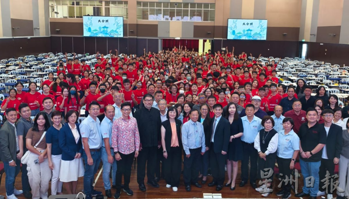 全国9800师生参与“逢甲杯”全国中学正体字书法比赛!