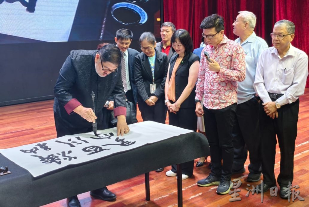 全国9800师生参与“逢甲杯”全国中学正体字书法比赛!