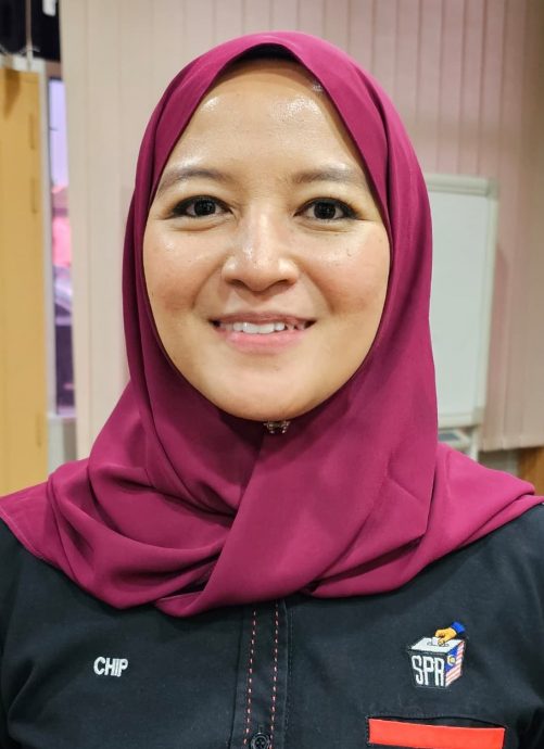 全国:能吉里州议席共有20个投票中心,其中2个位于山区的投票中心必须出动直升机完成送票程序。