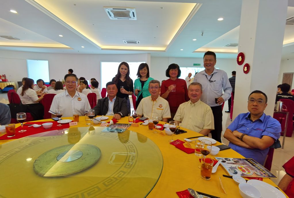 全:“第11届世界福建同乡恳亲大会”获得关丹福建联谊会鼎力支持,捐献15万令吉予恳亲大会,为总会和筹委会提供助力