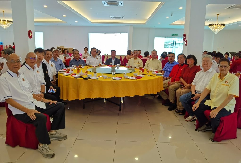 全:“第11届世界福建同乡恳亲大会”获得关丹福建联谊会鼎力支持,捐献15万令吉予恳亲大会,为总会和筹委会提供助力