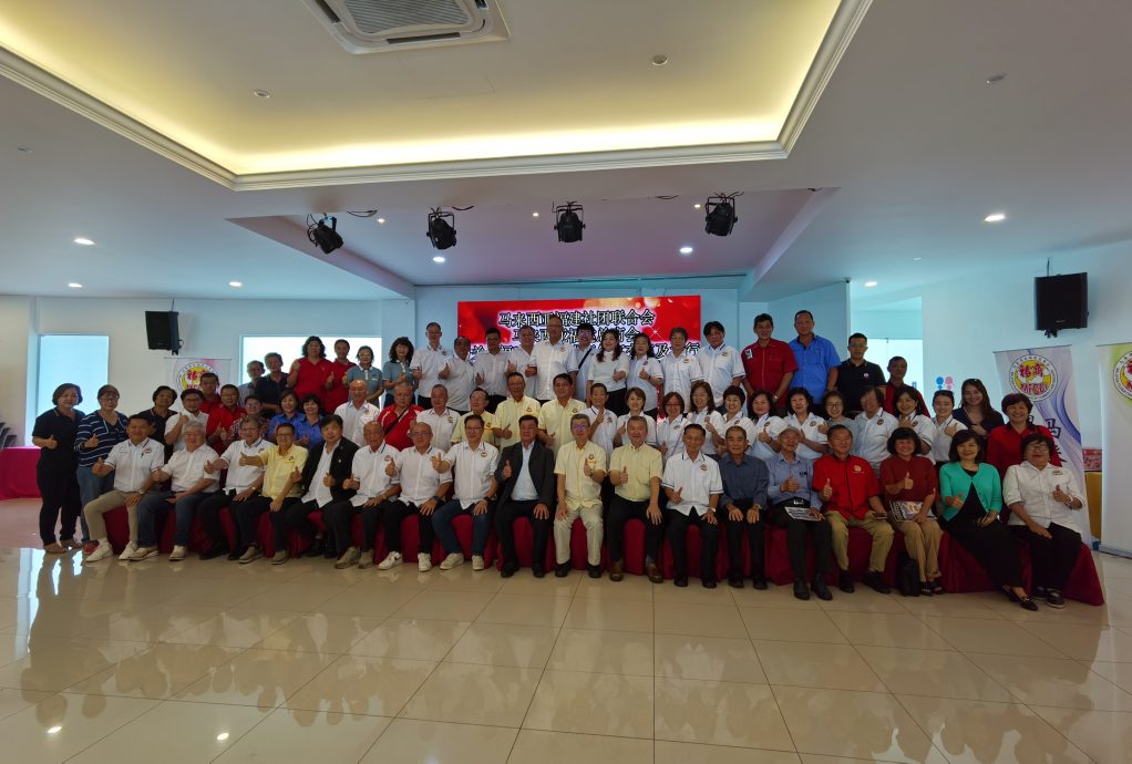 全:“第11届世界福建同乡恳亲大会”获得关丹福建联谊会鼎力支持,捐献15万令吉予恳亲大会,为总会和筹委会提供助力